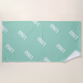 アップロードした画像またはロゴを並べて表示 | 光ティール（緑がかった色） ビーチタオル (正面)