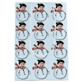 アップロード顔写真かわいい休日雪だるまクリスマス ミディアムペーパーバッグ (裏面)