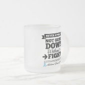 アディソンズ病、戦いなしに倒れない フロストグラスマグカップ (正面右)