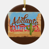 アデラントカリフォルニアカートゥーンデザートレトロ旅行 セラミックオーナメント (正面)