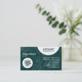 アトミックな円 – 濃い緑のブラシ仕上げテクスチャ 名刺 (スタンド正面)