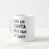 アトランタのスポーツファンでいること コーヒーマグカップ (正面左)