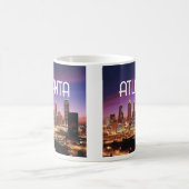 アトランタ,ジョージアの街のスカイライン コーヒーマグカップ (中央)