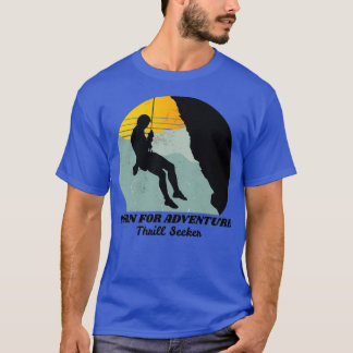 アドバ生まれントスリルシーカー旅行デザイン Tシャツ