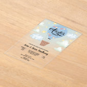 アドベンチャーがブルーエアバルーン赤ちゃんシャワーを待つ アクリル招待状 (レイダウン)