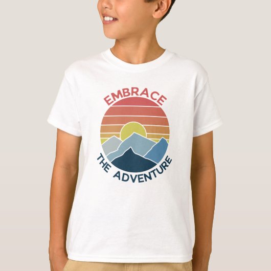 アドベンチャーな山岳地帯の冒険に身を捧げろ Tシャツ (正面)