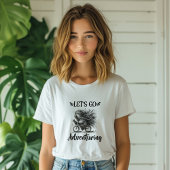 アドベンチャーに出発しよう Tシャツ