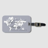 アドベンチャーは青い水のカラーワールドマップを待っている ラゲッジタグ (正面横)