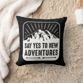 アドベンチャーアウェイツヴィンテージ白黒引用文 クッション (ブランケット)