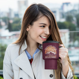 "アドベンチャーアウェイツ – 山々を探索"デザイン トラベルマグ