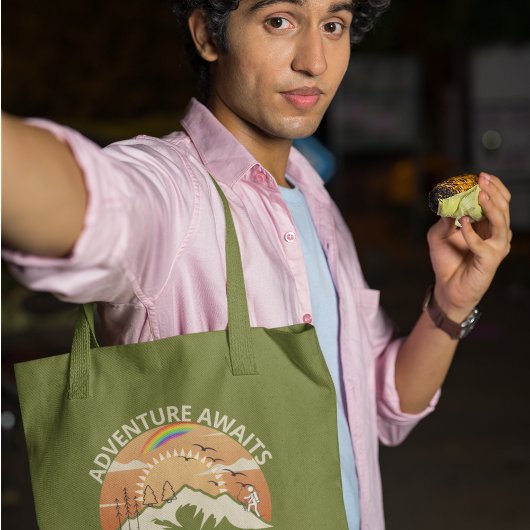 "アドベンチャーアウェイツ – 山々を探索"デザイン トートバッグ