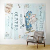 アドベンチャーキュートエレファントブルー飛行機1st誕生日 タペストリー (インサイチュ(横))