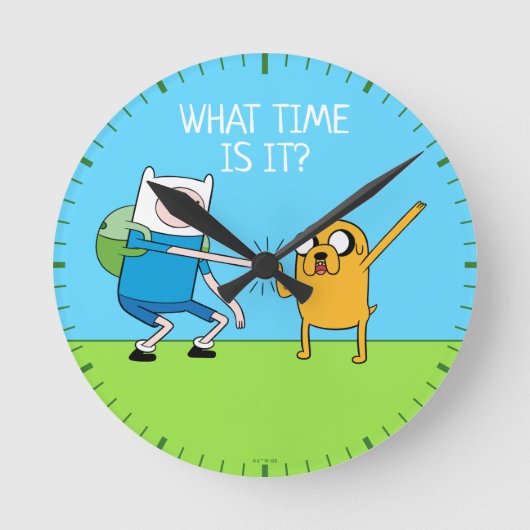 アドベンチャータイム |フィン&ジェイク拳バンプ ラウンド壁時計 (正面)