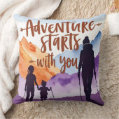 「アドベンチャーママ&キッズ – ハイキングボンドアート」 クッション (ブランケット)
