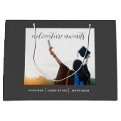 アドベンチャーワアウェイツ卒業抱き枕 ラージペーパーバッグ (正面)