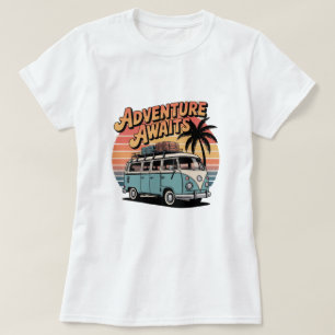アドベンチャー待ち – レトロトラベルヴァンTシャツ Tシャツ