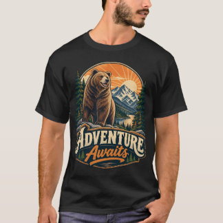アドベンチャー・アウェイツ・ベア・マウンテン・レトロTシャツ Tシャツ