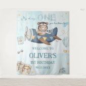 アドベンチャー キュート クマ 青い飛行機 男の子 1歳の誕生日 タペストリー (正面)