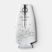 「アドベンチャー・ビギンズ」クージー ボトル クーラー (裏面)