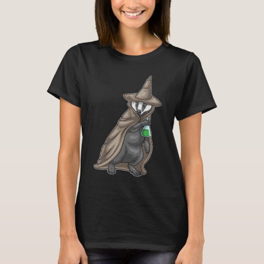 アナグマのハロウィン魔女 Tシャツ (正面)