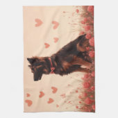 アナトリアンシェパードとバラ – バレンタインデー キッチンタオル (縦)