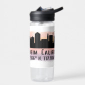 アナハイムスカイライン緯度と経度 ウォーターボトル (左面)