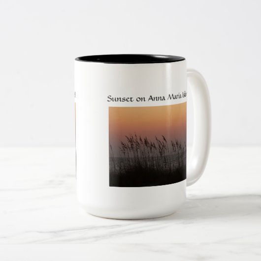 アナマリアの島の日没、海のオートムギを通した日没 ツートーンマグカップ (正面右)