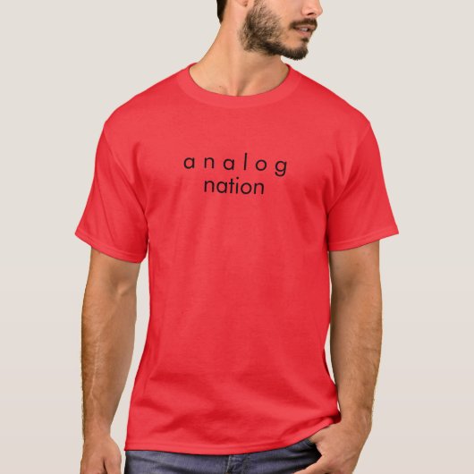 アナログ ネイション オーディオ レッド Tシャツ (正面)