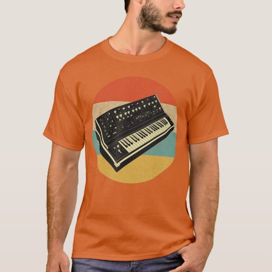 アナログ レトロ モジュラー シンセサイザー キーボード シンセ Tシャツ (正面)