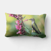アニス・ヒソップの花に咲くアンナのハミングバード ランバークッション (裏面)