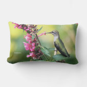 アニス・ヒソップの花に咲くアンナのハミングバード ランバークッション (正面)