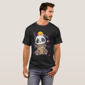 アニメのパンダとかわいいがコーヒーを飲むラテ Tシャツ (正面フル)