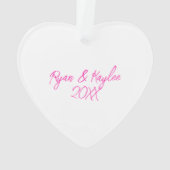 アニメパーソナライズされたカップルがクリスマスを抱き締める オーナメント (裏面)