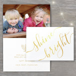 アニー文字ハヌカーシンプルシャインブライト実在金ゴールド 箔カード<br><div class="desc">家族や友人に、ハヌカシンプルーに対する光と愛の贈り物を、このエレガント金ゴールドフォ実在イルで折りたたまれたカードで願います。 このテンプレートの文字（前面に「Shine Bright」を含む）は、すべシンプルての文カスタマイズ句を含むことができます。デザインは、手書きのスタイル台本書、ミニマモダンリズムのタイポグラフィ、灯りのついた（ユダヤ教）メノラーが特徴です。家族や友人は、このホリデーカードを見スタイリッシュるのが好パーソナライズされたきになる。カードの内部は、金属箔ではなく金ゴールド色で印刷されています。</div>