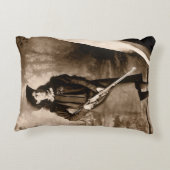 アニー・オークリー 銃を持って ヴィンテージ写真肖像 アクセントクッション (裏面)