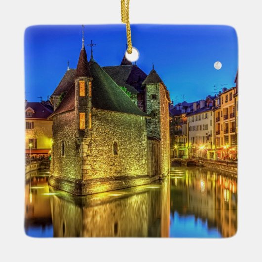 アヌシーの古い都市のPalais de l'Ile刑務所そして運河、 セラミックオーナメント (正面)