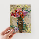 アネモネ飾の入った花瓶 | Louis Valtat ポストカード<br><div class="desc">アネモネ飾スと黄色のサバンナのデイジーが入った花瓶 |花瓶デコレ・オアネモネス・エマルゲリート・ジャウネス・デ・サヴァーン（1908年頃） |アーティストフランスのルイ・ヴァータットによるオリジナルのアートワーク（1869年～1952年）。美し絵画い花が花瓶に入った静寂な様子が描かれている。デザインツールを使用してイメージのカスタム文字を追加したり、イメージをカスタマイズする。</div>
