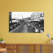 アバディーンWA – ビューオブウィッシュカン通りダウンタウン キャンバスプリント (インサイチュ (リビング))