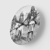 アパッシュの彼の戦士のGeronimoそして3、1886年(b ラウンド壁時計 (傾斜)