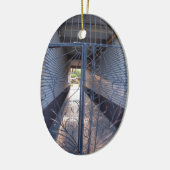 アパートの建物への入口 セラミックオーナメント (左)