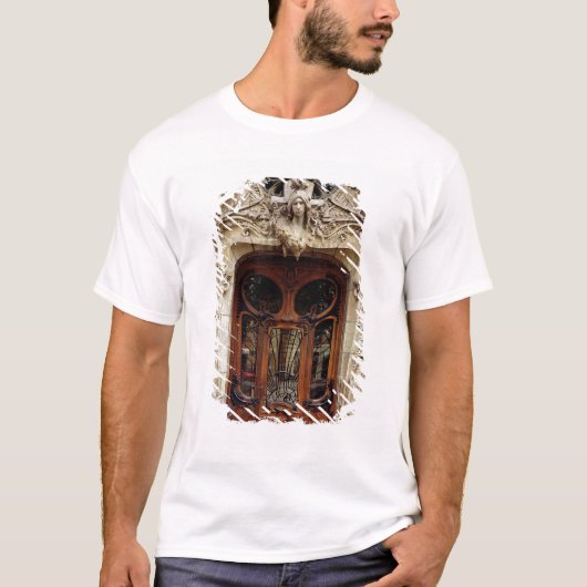 アパートへの出入口 Tシャツ (正面)