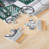 アパートメントの前に駐車されたバイク鍵ウエストfl ジグソーパズル (側面)