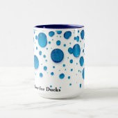 アヒルには素敵な天気 雨の日が楽しい マグカップ (中央)