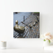 アヒルに道を開け! スクエア壁時計 (ホーム)