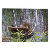 アヒルの写真を閉じる ラージペーパーバッグ (裏面)