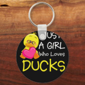 アヒルを愛する女の子 – かわいいアヒルの恋人OWNE キーホルダー (正面)