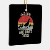 アヒルを愛する少女アヒルのオーナー セラミックオーナメント (右)