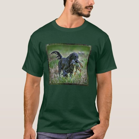 アヒルを持つFlatcoatedのレトリーバー Tシャツ (正面)