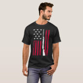 アヒル狩り米国国旗ゲースティール(緑がかった色)メルガンザーハンターP Tシャツ (正面フル)