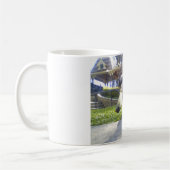 "アヒル遭遇"のコーヒー・マグ コーヒーマグカップ (左)